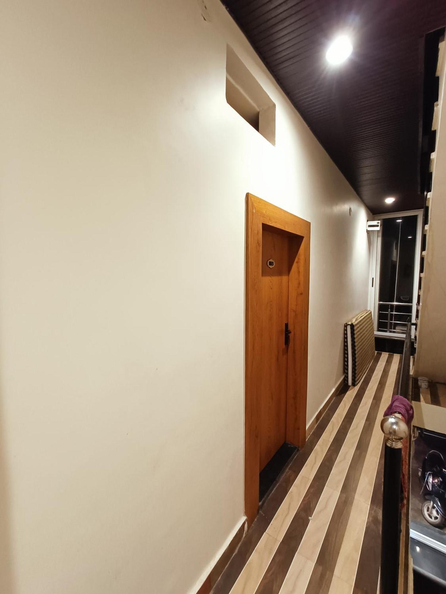 Hotel Shreem Уджайн Екстериор снимка