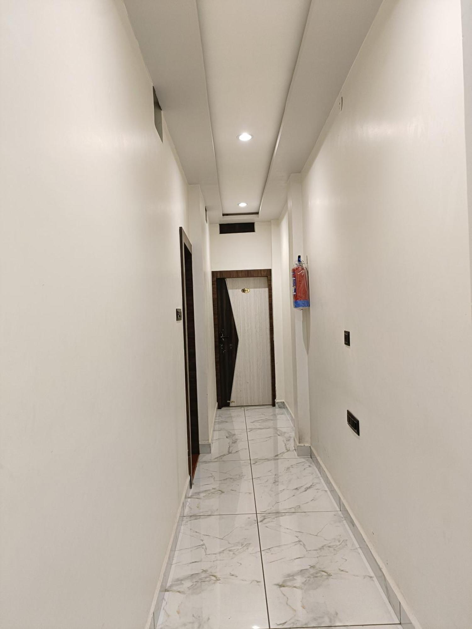 Hotel Shreem Уджайн Екстериор снимка