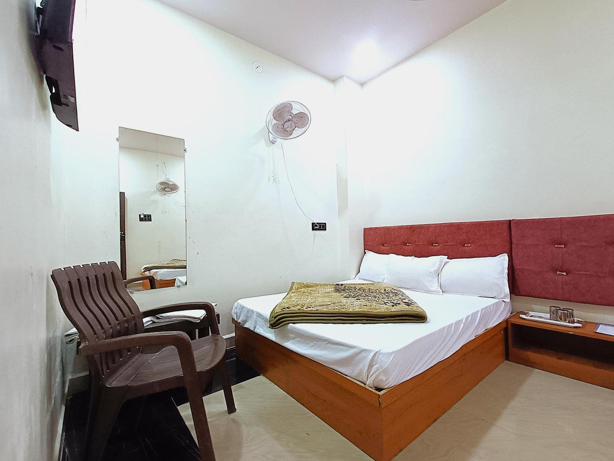 Hotel Shreem Уджайн Екстериор снимка