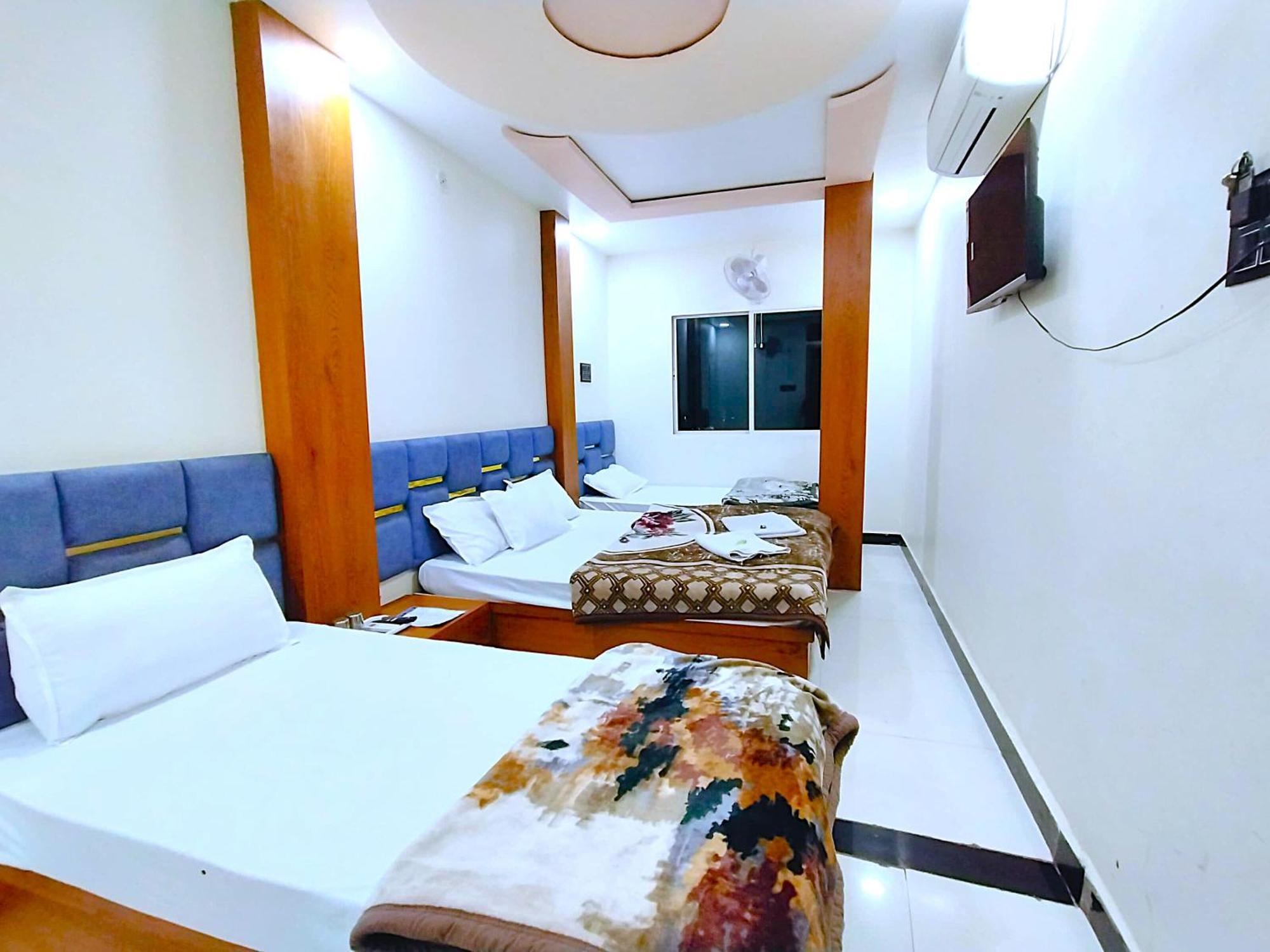 Hotel Shreem Уджайн Екстериор снимка