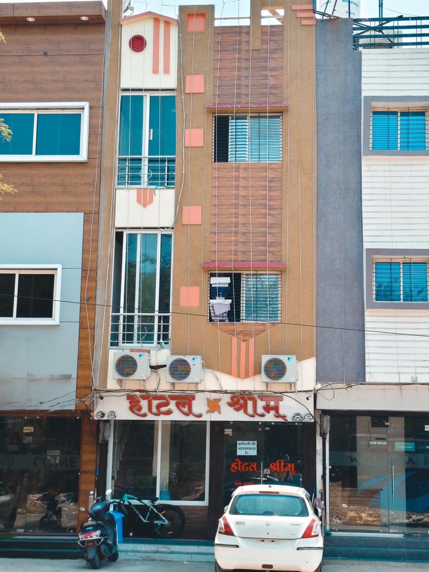 Hotel Shreem Уджайн Екстериор снимка